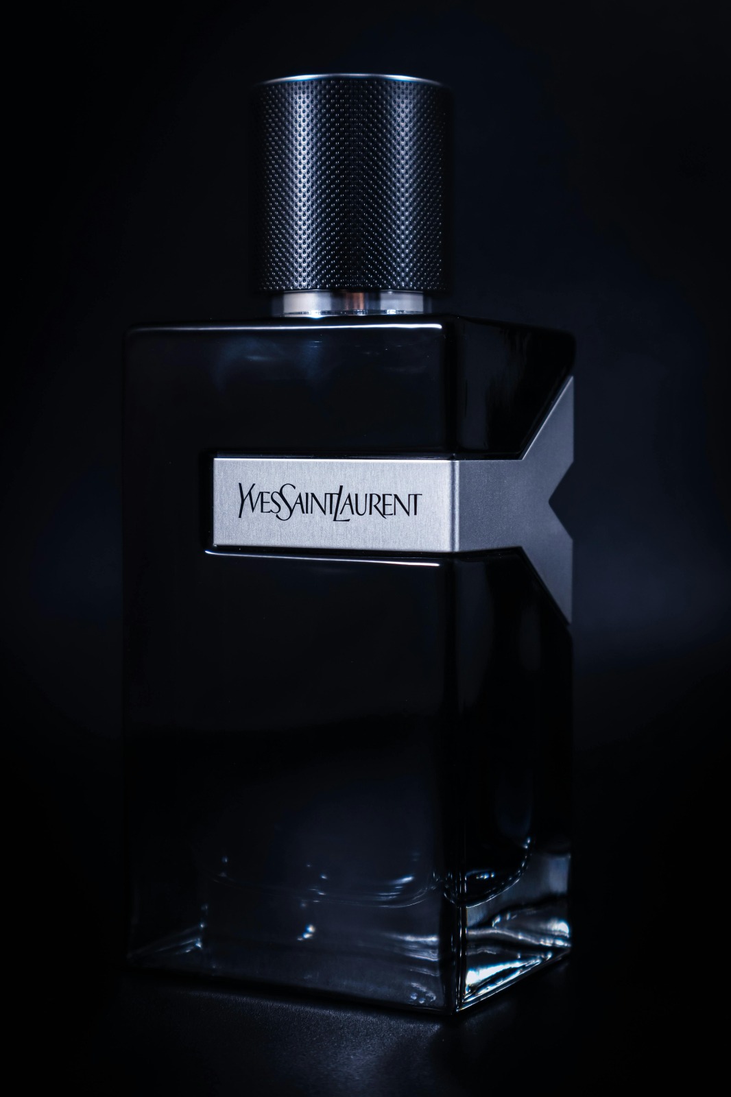 Botella de Yves Saint Laurent Y EDP